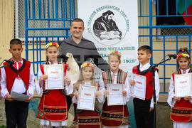 Бургас - деца - фолклорен концерт