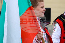 Бургас - деца - фолклорен концерт