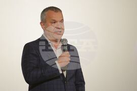 Филм - „Георги Господинов в убежището на времето“ - Емил Кошлуков