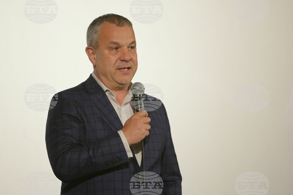 Филм - „Георги Господинов в убежището на времето“ - Емил Кошлуков