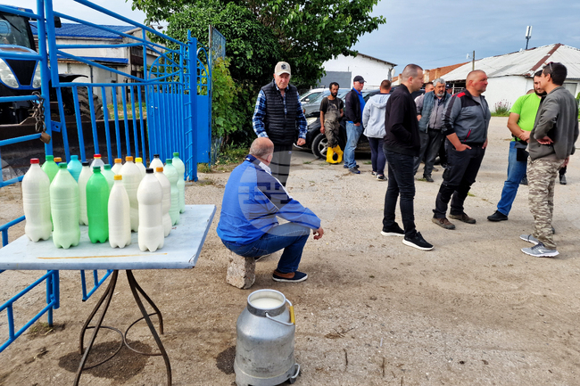 Село Долна махала - животновъди - протест