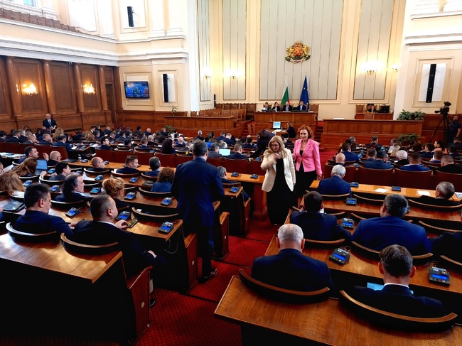 Парламентът прие на първо четене промените в Закона за енергията от възобновяеми източници
