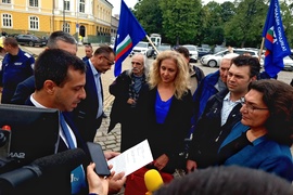 Протест - медици