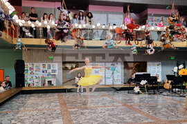 Благоевград - изложба - „Магията на музите“