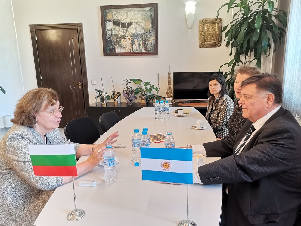 Кметът на Ловеч с поздравителен адрес до посланика на Аржентина по повод празника