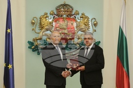 Румен Радев - държавни отличия - удостояване - Зураб Пололикашвили