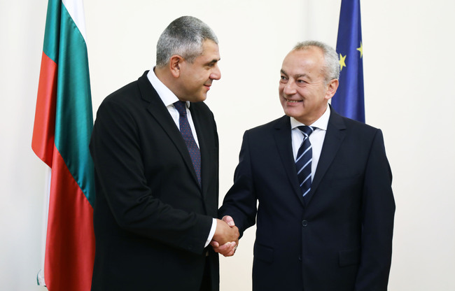 Премиерът Гълъб Донев се срещна с генералния секретар на СОТ Зураб Пололикашвили