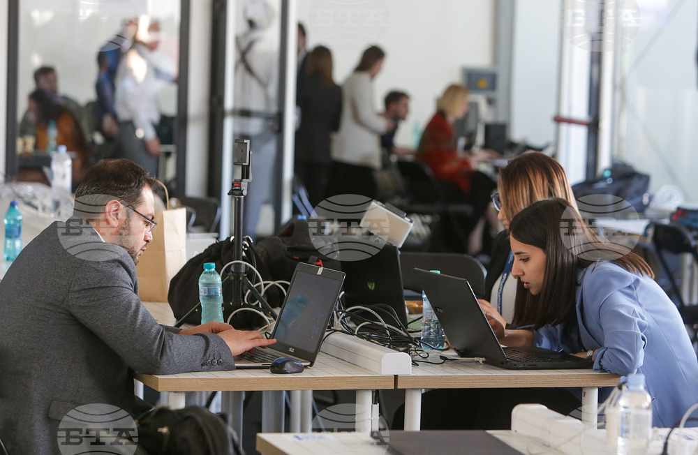 Българката трябва сама да заяви себе си на работното място и да потърси повишението, смята HR експертът Мария Шишкова