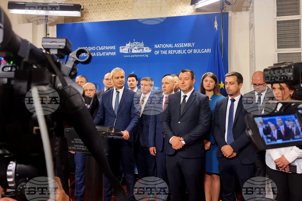 Костадин Костадинов: Това, което стана в пленарната зала, е поредната позорна сцена в поведението на „една позорна партия“