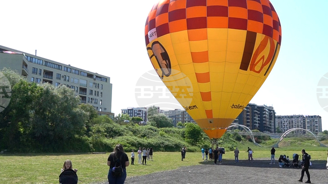 Благотворителна инициатива "Коледа за всяко дете" се организира в Свищов