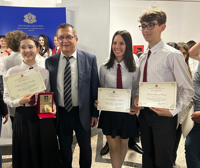 МОН награди най-добрите ученически инициативи