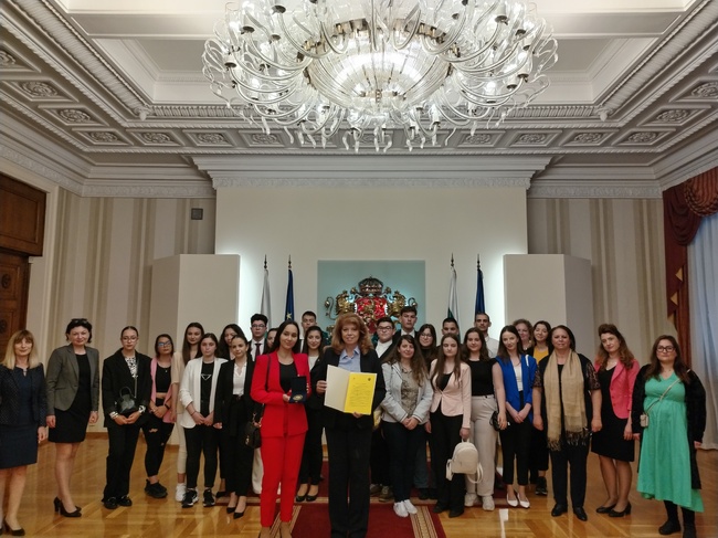 ДАЗД: Съветът на децата към председателя на Държавната агенция за закрила на детето отбелязва днес своята 20 - годишнина