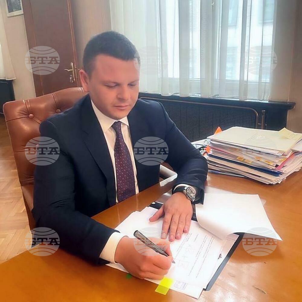 Deputy PM Aleksiev Signs Decision for Selection of Contractor for Helicopter Ambulances
