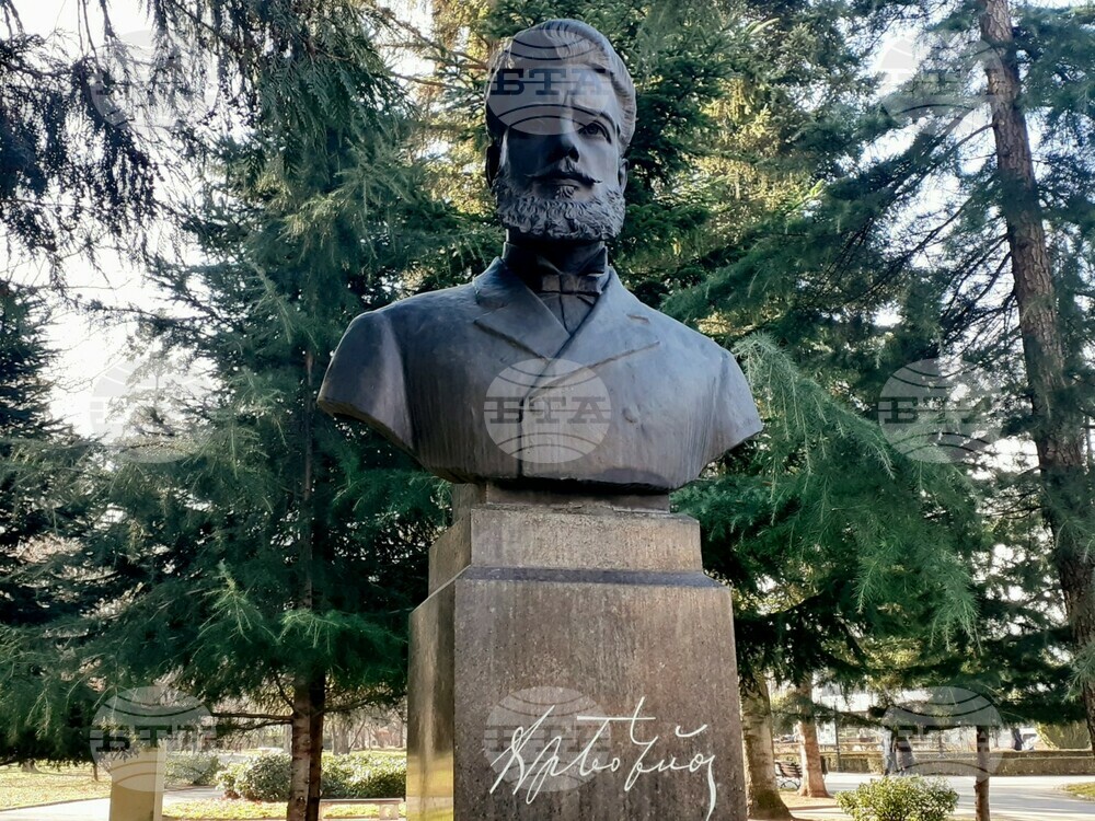 Столична община: На 2 юни почитаме Ботев и загиналите за свободата и независимостта на България