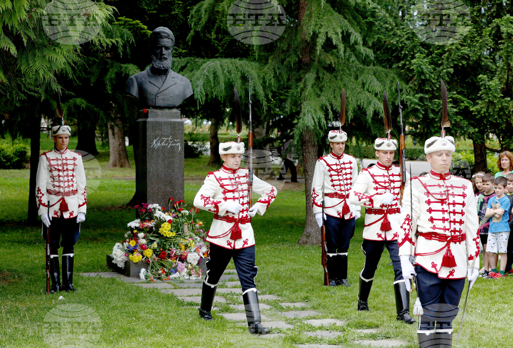 Христо Ботев - бюст-паметник - годишнина