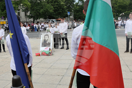 Ден на Ботев - Паметник на Васил Левски - четене на стихотворения