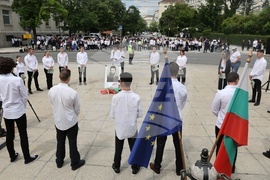 Ден на Ботев - Паметник на Васил Левски - четене на стихотворения
