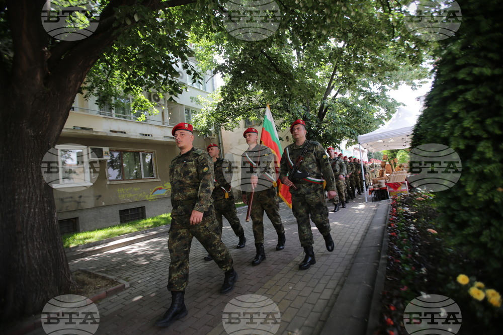 Казанлък - Христо Ботев - шествие