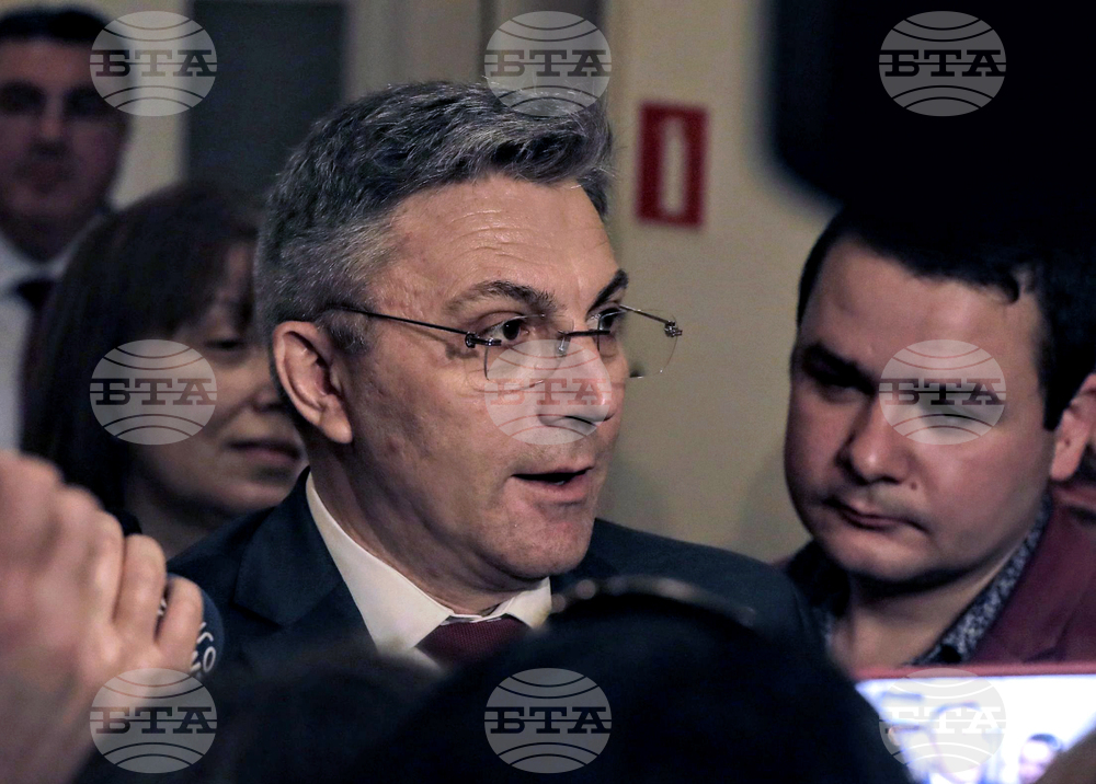  Парламент - кулоари - Мустафа Карадайъ 