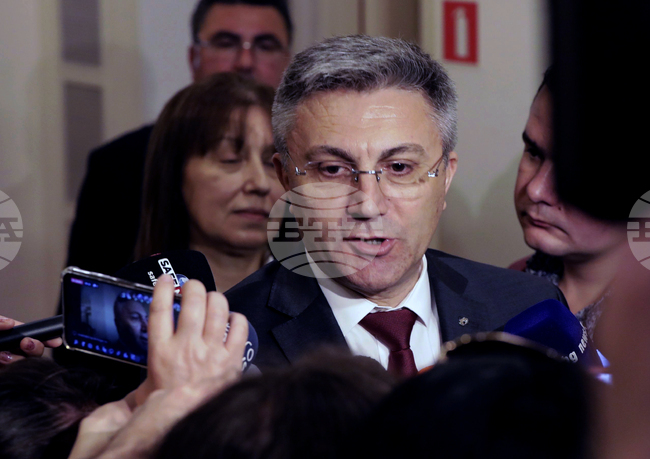  Парламент - кулоари - Мустафа Карадайъ 