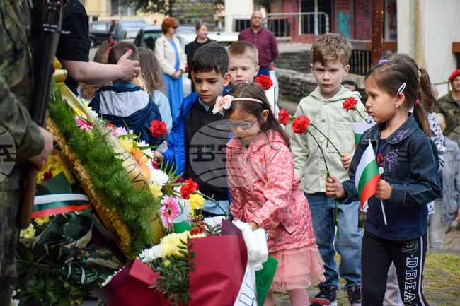 Благоевград - Христо Ботев - цветя