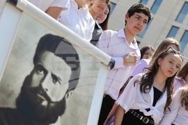 Ден на Ботев - Паметник на Васил Левски - четене на стихотворения