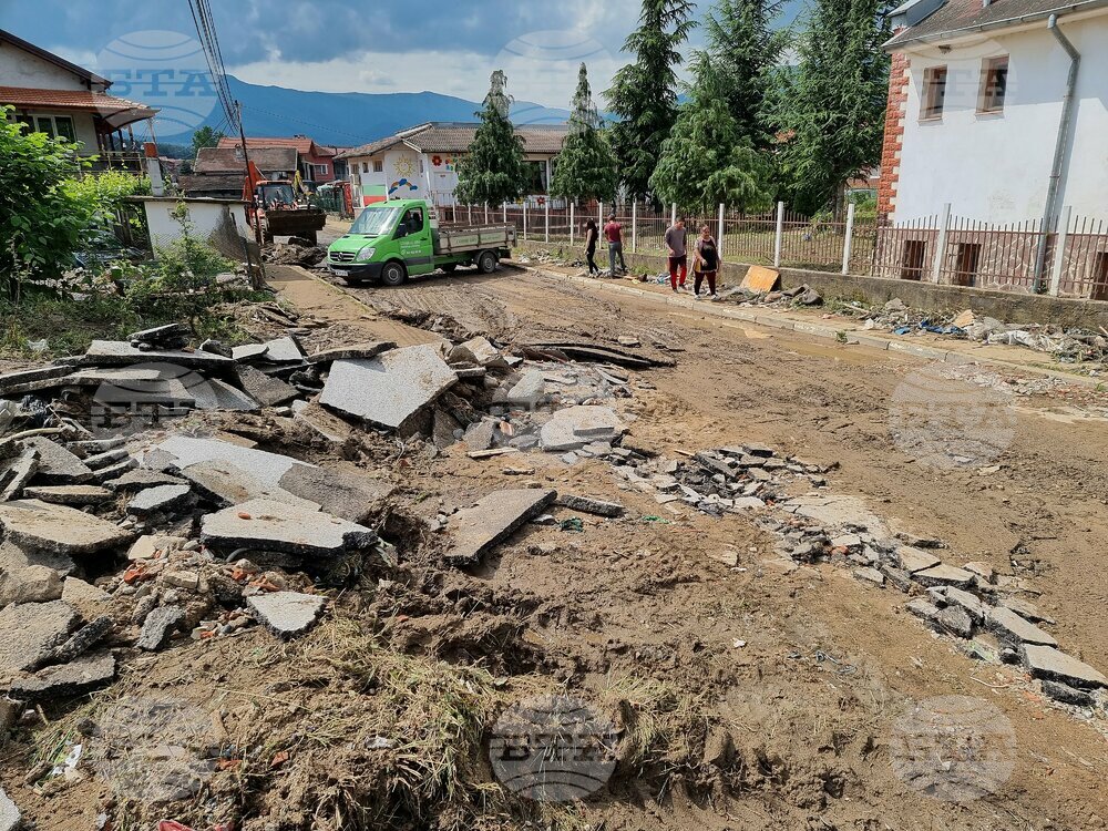 Реакцията след пороя в Берковица е добра, предстои много работа за преодоляване на щетите, заяви заместник-министърът на вътрешните работи Николай Николов