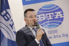 Осемнадесета Световна среща на българските медии 1 - 4 юни 2023, Казанлък - Първи панел - Ясен Дараков