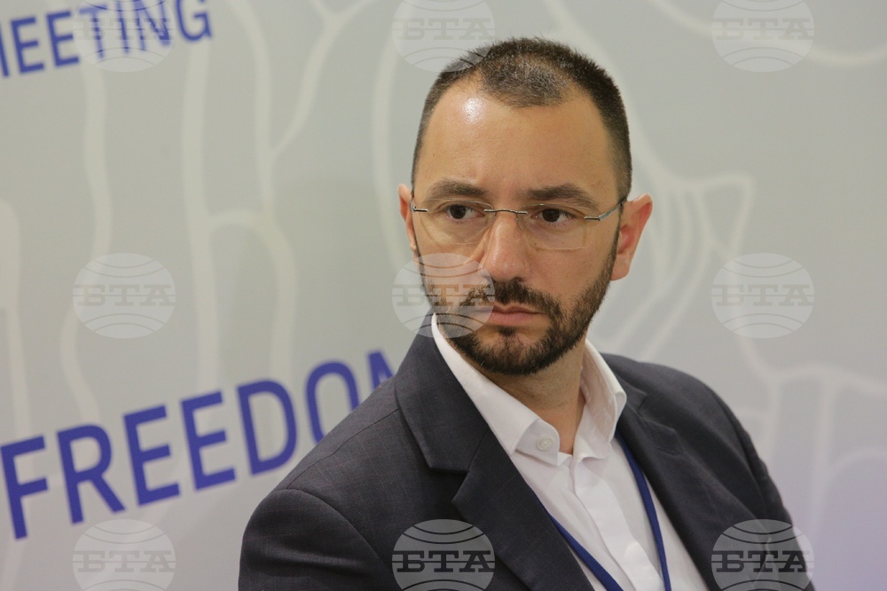 The 18th World Meeting of Bulgarian Media June 1 - 4 in Kazanlak - First Panel - Anton Hekimyan