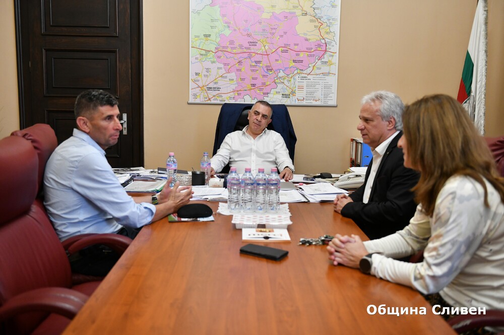 Община Сливен: Мащабен лекоатлетически турнир за откриването на барелефа на Михаил Желев планират в Сливен