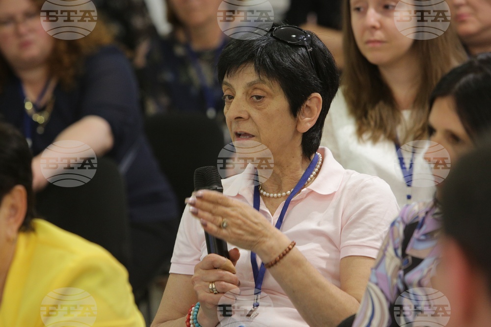 The 18th World Meeting of Bulgarian Media June 1 - 4 in Kazanlak - First Panel - Diana Glasnova