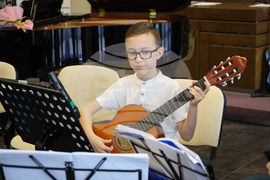 Бургас - „Деца свирят за деца" - концерт