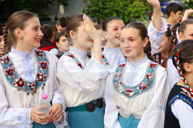 Бургас - Детски фолклорен събор - откриване