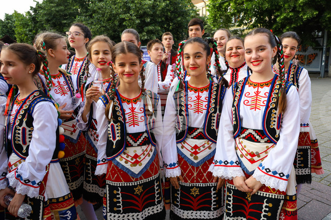 Бургас - Детски фолклорен събор - откриване