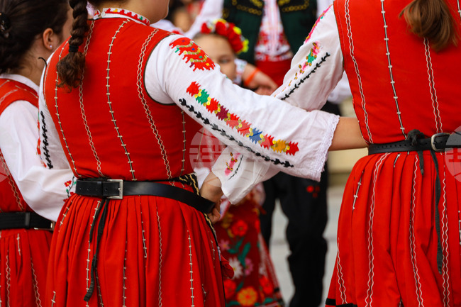 Клубът „Български народни танци в Кеймбридж“ организира неделно хоро на 18 януари