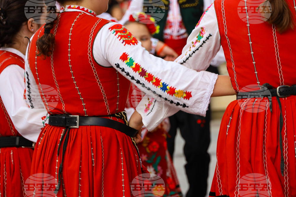 Бургас - Детски фолклорен събор - откриване