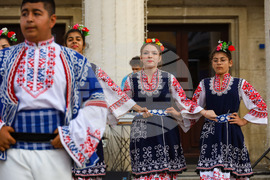 Бургас - Детски фолклорен събор - откриване