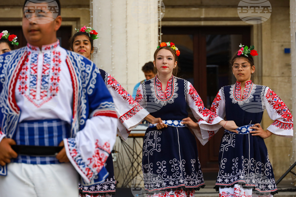 Бургас - Детски фолклорен събор - откриване