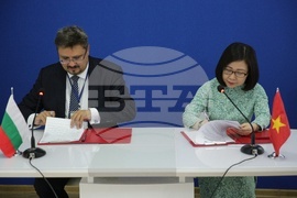 Национален пресклуб на БТА - Казанлък - БТА - ВНА - договор за партньорство - подписване