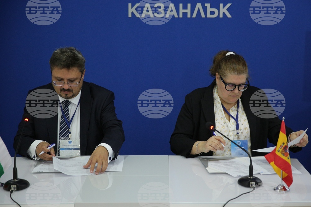 Национален пресклуб на БТА Казанлък - БТА - ЕФЕ - договор за партньорство - подписване