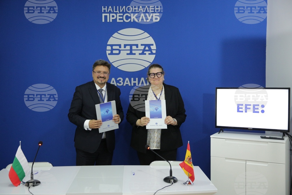Национален пресклуб на БТА Казанлък - БТА - ЕФЕ - договор за партньорство - подписване
