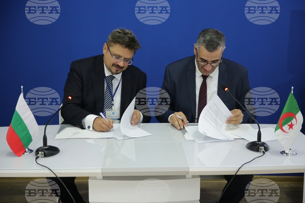 BTA National Press Club in Kazanlak - BTA - APS - agreement - signing