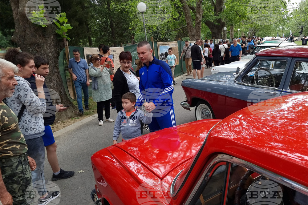 Русе - ретро автомобили - парад