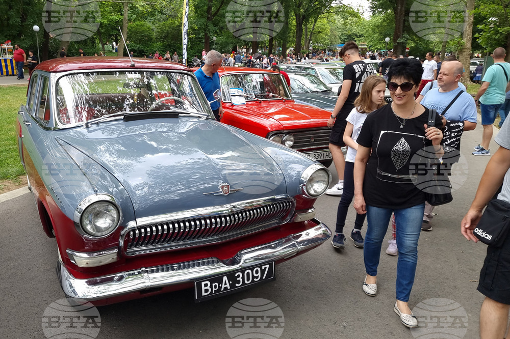 Русе - ретро автомобили - парад