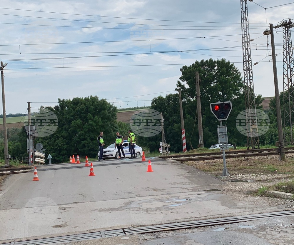 Катастрофа между влак и автомобил е станала тази сутрин на прелеза в Сандански