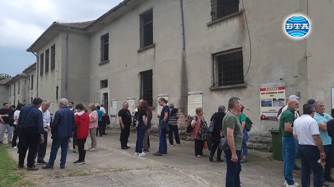 Стотици се включиха в поклонението в памет на жертвите на лагера "Белене"