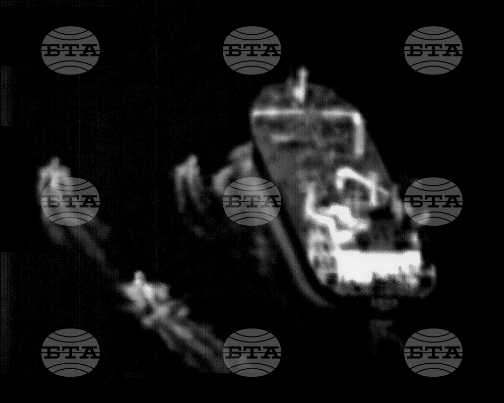 ВМС на САЩ и Великобритания се задействали при сигнал за помощ в Ормузкия проток