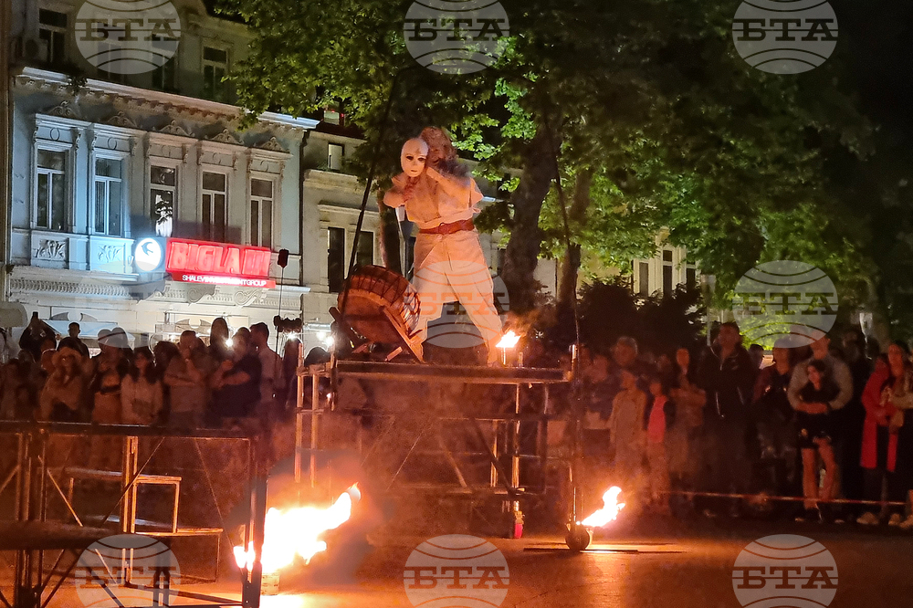 Варна - уличен спектакъл - "Жар театър"