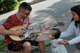 Бургас - уличен музикант