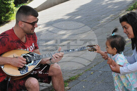 Бургас - уличен музикант